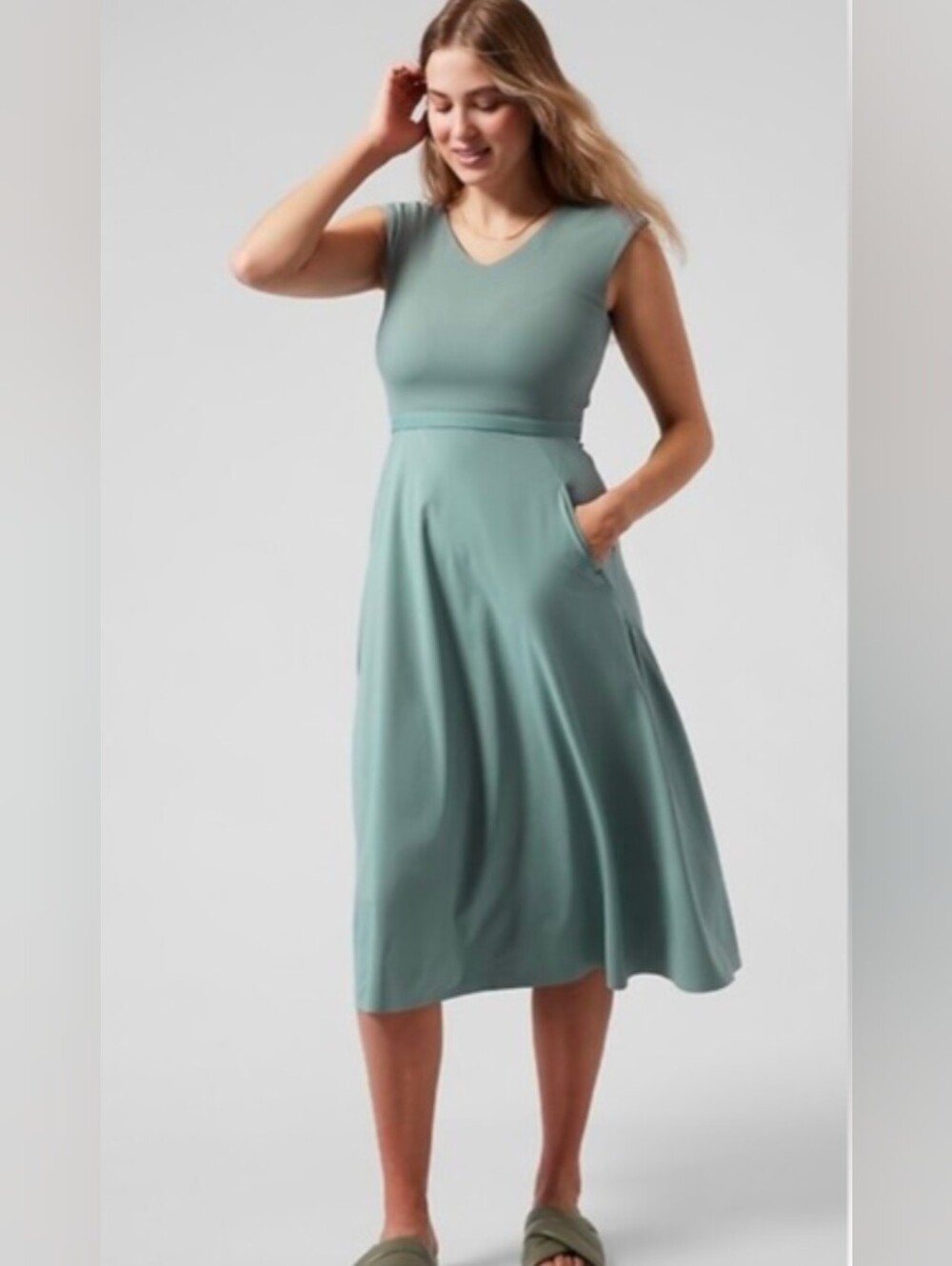 Athleta Ryder Women’s Minimalist Grey Green Dress size L